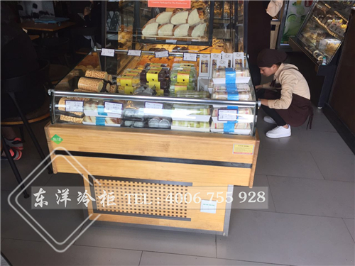 深圳法爵音樂(lè)面包店蛋糕展示柜/中島蛋糕柜工程案例